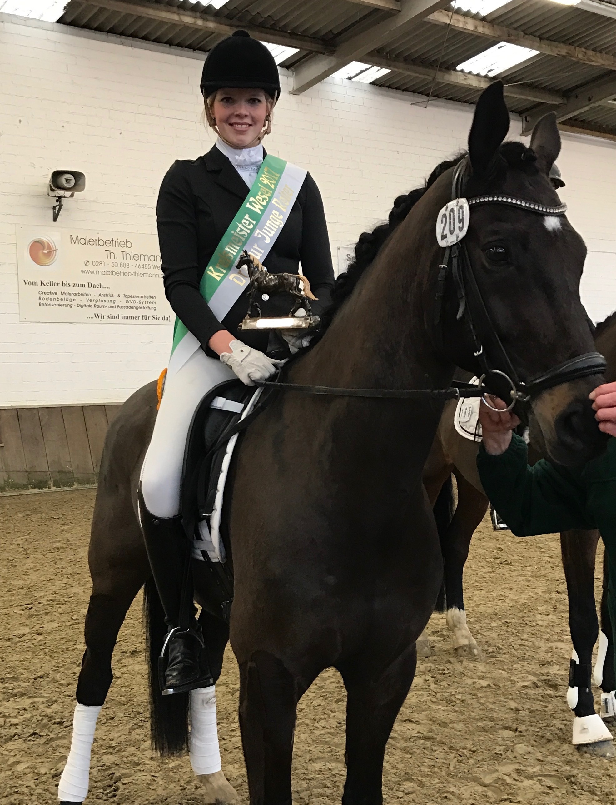 Ciel Alena Neuhaus mit ihrem Pferd Stanley. (Foto:Privat)