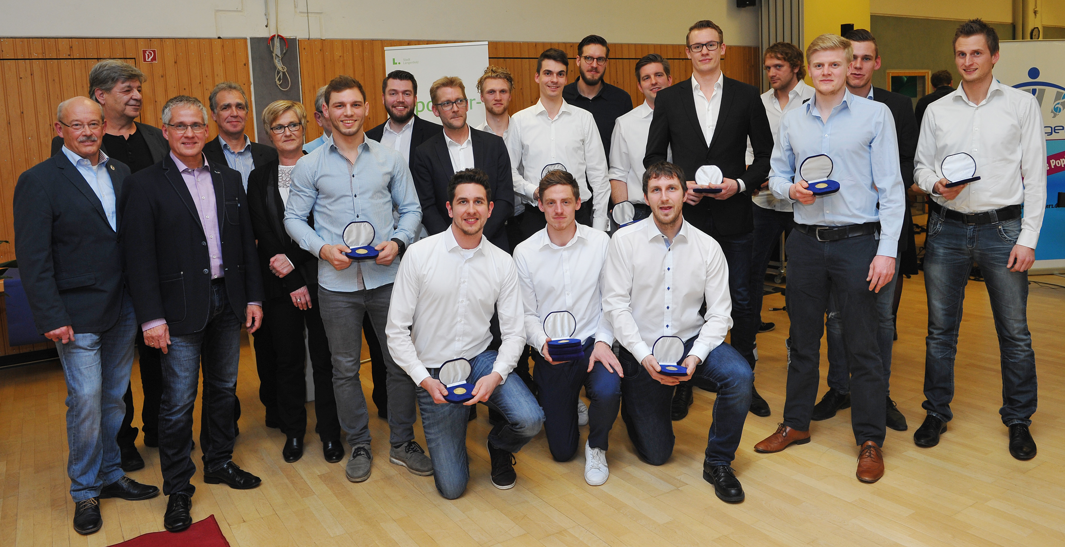 Ob in Einzeldisziplinen oder als Mannschaft: 250 Sportlerinnen und Sportler, die in Langenfeld wohnen, in Vereinen oder auch Schulen der Stadt aktiv sind, konnten 2016 tolle Erfolge verbuchen. Für ihre herausragenden Leistungen wurden sie von der Stadt und dem Stadtsportverband geehrt. Foto: Michael de Clerque