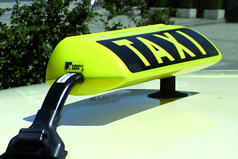 Taxistand Wickede Fahrer Zafar Wali 19.07.2010 Copyright Frank Lindert