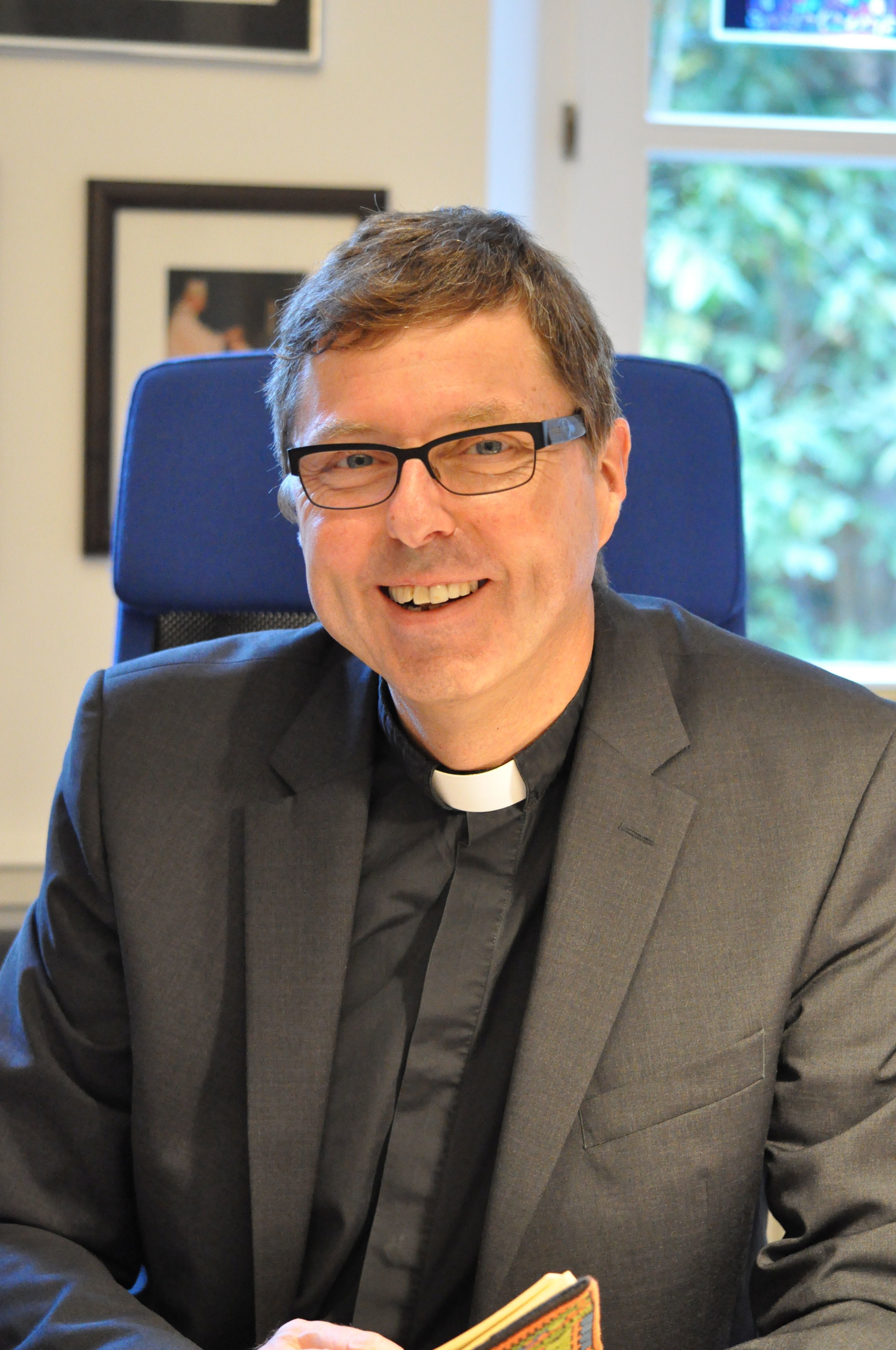 Stadtdechant Ulrich Hennes spricht ab 15. März 2017 zum Thema „„Lebendige Steine“ – als Getaufte auf dem pastoralen Zukunftsweg“.