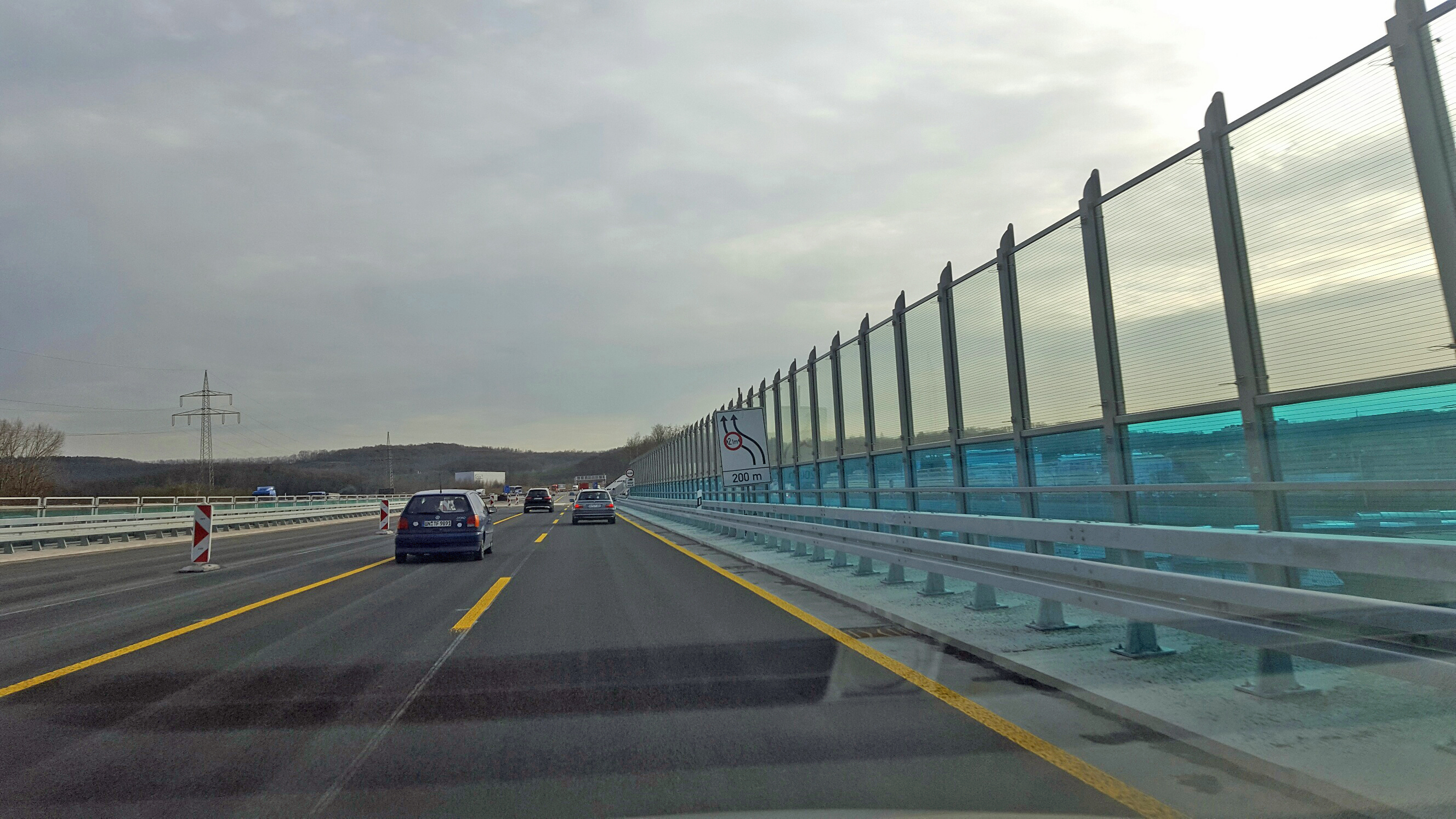 Freie Fahrt nach dem Stau am ersten Tag der neuen Lenne-Brücke.