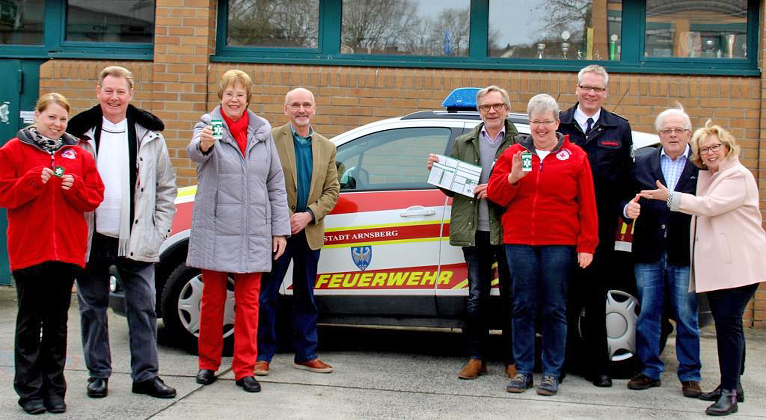 Der Seniorenbeirat der Stadt , das Deutsche Rote Kreuz Arnsberg, der Städtische Rettungsdienst, der Rettungsdienst Hagelstein und die Fachstelle Zukunft Alter haben sich für die grüne Notfalldose stark gemacht.