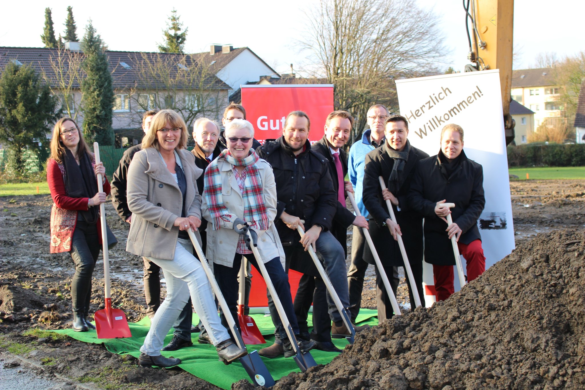 Erster Spatenstich für den neuen Kindergarten - Schwelm