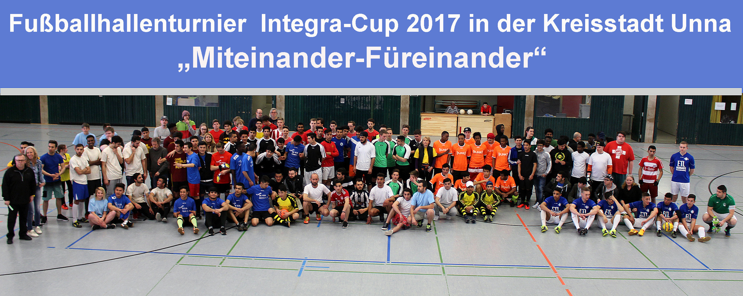 Fotoshooting mit Teilnehmern aus den 18 Teams beim Integra-Cup Unna kur vor Spielbeginn