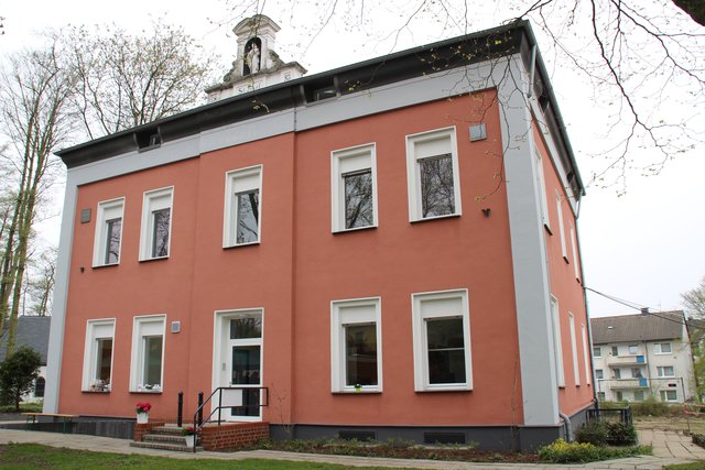 Das SchIFF 2 finden Familien am Fischweiher 46 in Essen-Kray.