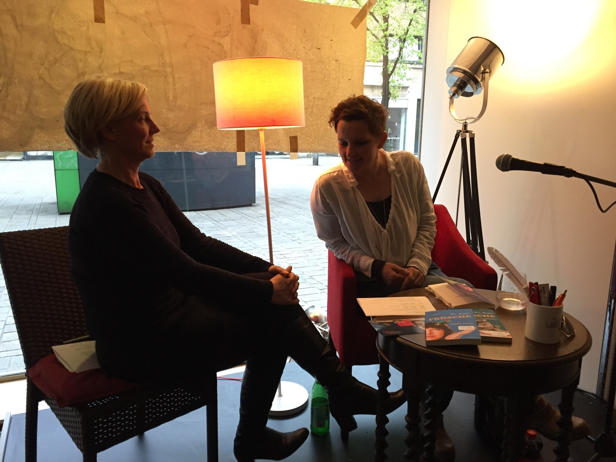 Autorenkollegin Andrea Russo mit M.L. Busch