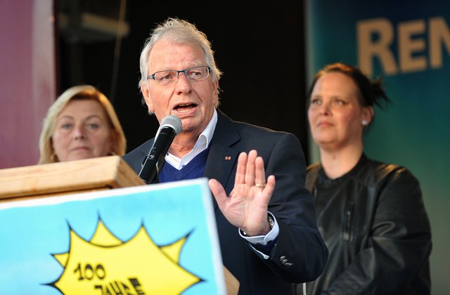 Alles wird gut! Nach dem Ortstermin kann BVV-Vorsitzender Klaus-Dieter Pfahl die Bürger beruhigen.