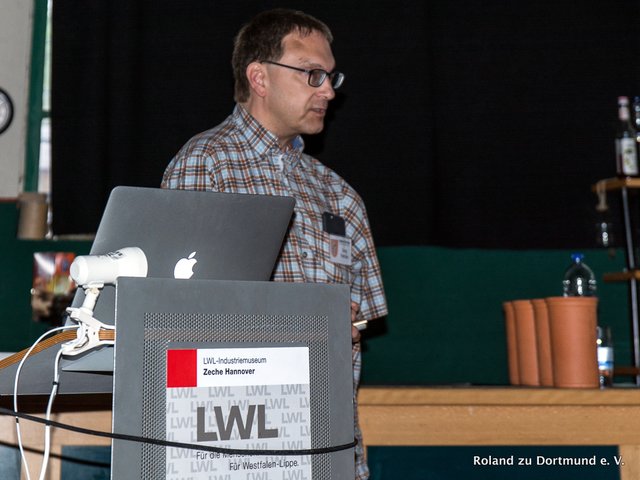 Georg Palmüller vom Roland zu Dortmund zeigte Tipps und Tricks zum Einstieg in die Ahnenforschung.