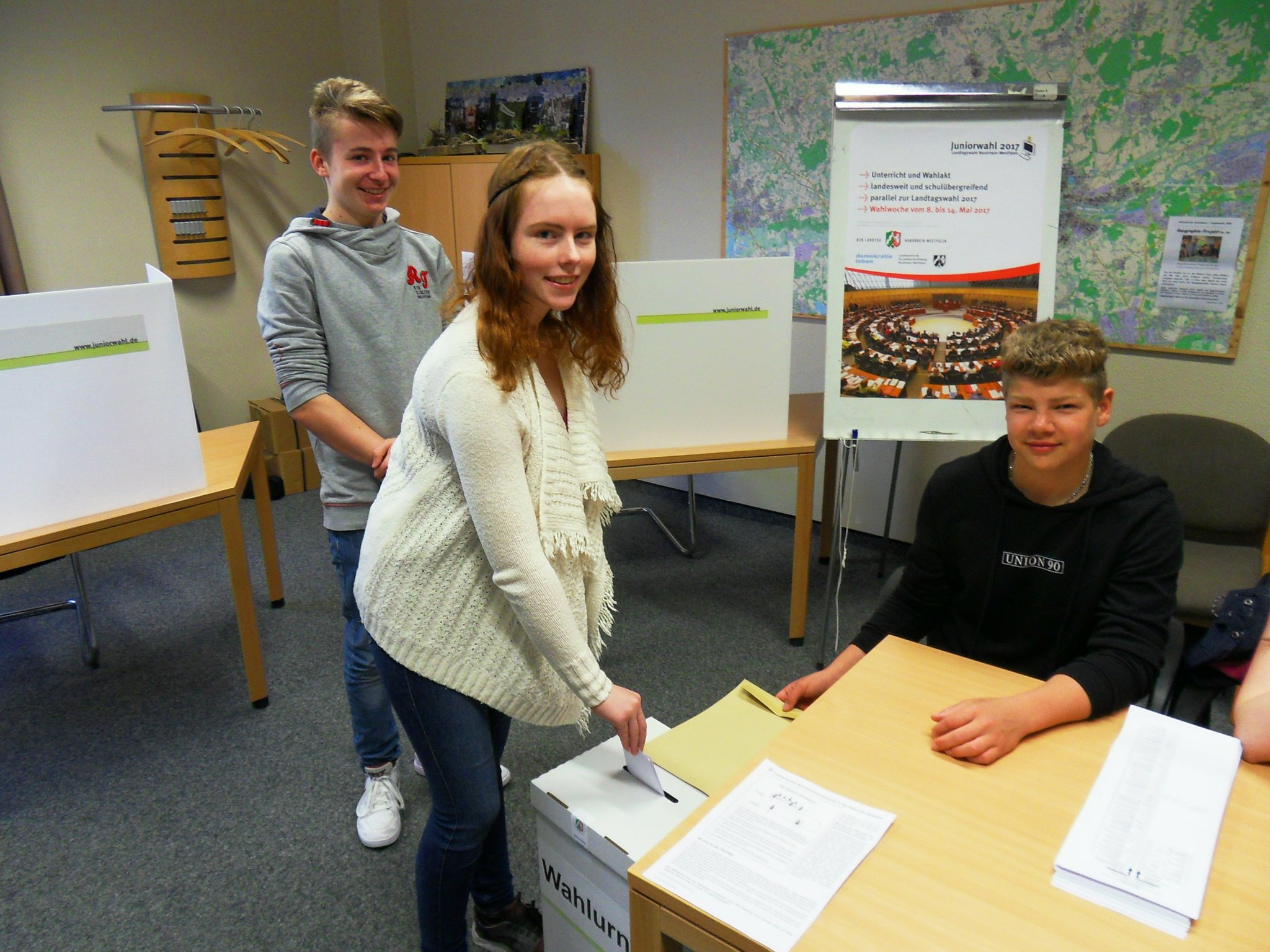 Gesamtschule Schermbeck nimmt an Juniorwahl zur Landtagswahl teil - Dorsten
