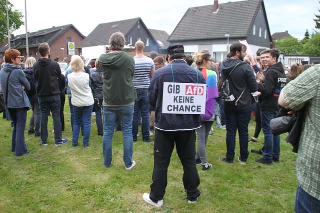 11. Mai 2017, Kundgebung gegen den Auftritt der rechtspopulistischen Alternative für Deutschland (AfD) vor Willy-Brandt Gesamtschule aus Bottrop, Fotos: Sahin Aydin