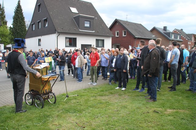 11. Mai 2017, Kundgebung gegen den Auftritt der rechtspopulistischen Alternative für Deutschland (AfD) vor Willy-Brandt Gesamtschule aus Bottrop, Fotos: Sahin Aydin