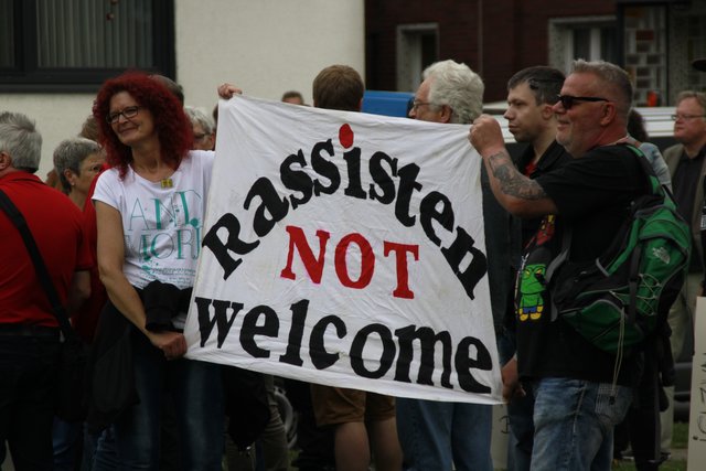 11. Mai 2017, Kundgebung gegen den Auftritt der rechtspopulistischen Alternative für Deutschland (AfD) vor Willy-Brandt Gesamtschule aus Bottrop, Fotos: Sahin Aydin