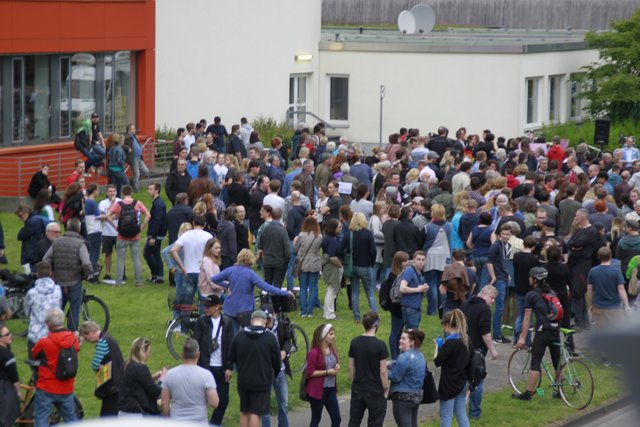 11. Mai 2017, Kundgebung gegen den Auftritt der rechtspopulistischen Alternative für Deutschland (AfD) vor Willy-Brandt Gesamtschule aus Bottrop, Fotos: Sahin Aydin