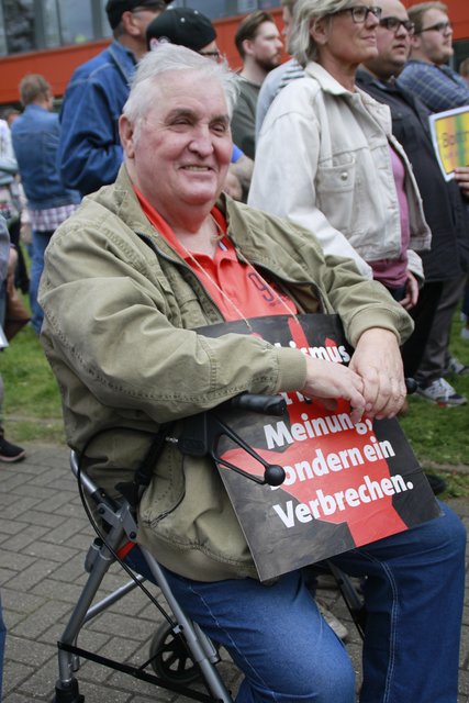 11. Mai 2017, Kundgebung gegen den Auftritt der rechtspopulistischen Alternative für Deutschland (AfD) vor Willy-Brandt Gesamtschule aus Bottrop, Fotos: Sahin Aydin