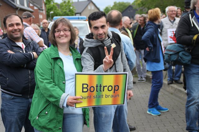 11. Mai 2017, Kundgebung gegen den Auftritt der rechtspopulistischen Alternative für Deutschland (AfD) vor Willy-Brandt Gesamtschule aus Bottrop, Fotos: Sahin Aydin
