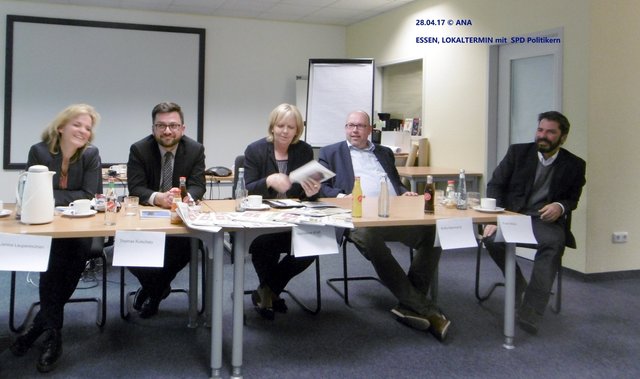 ...ganz rechts im Bild LK-Redakteuer M.Dubois...