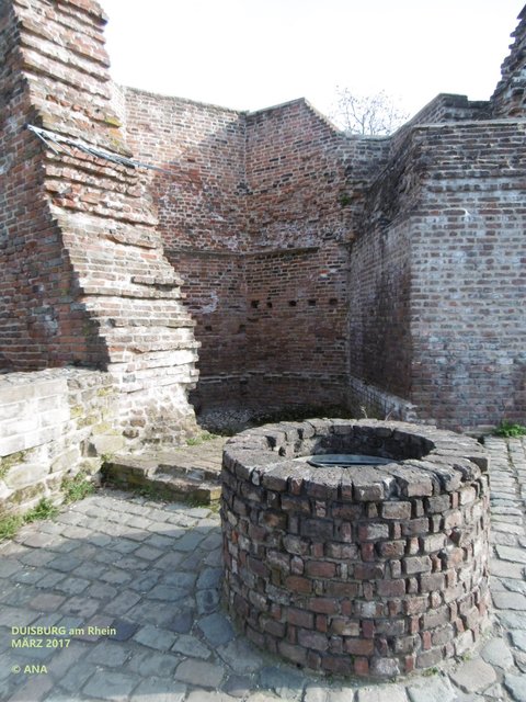 ...nein, das ist nicht der Brunnen und auch nicht der Herd, an dem ... diese KOCH-runde stattfand ...