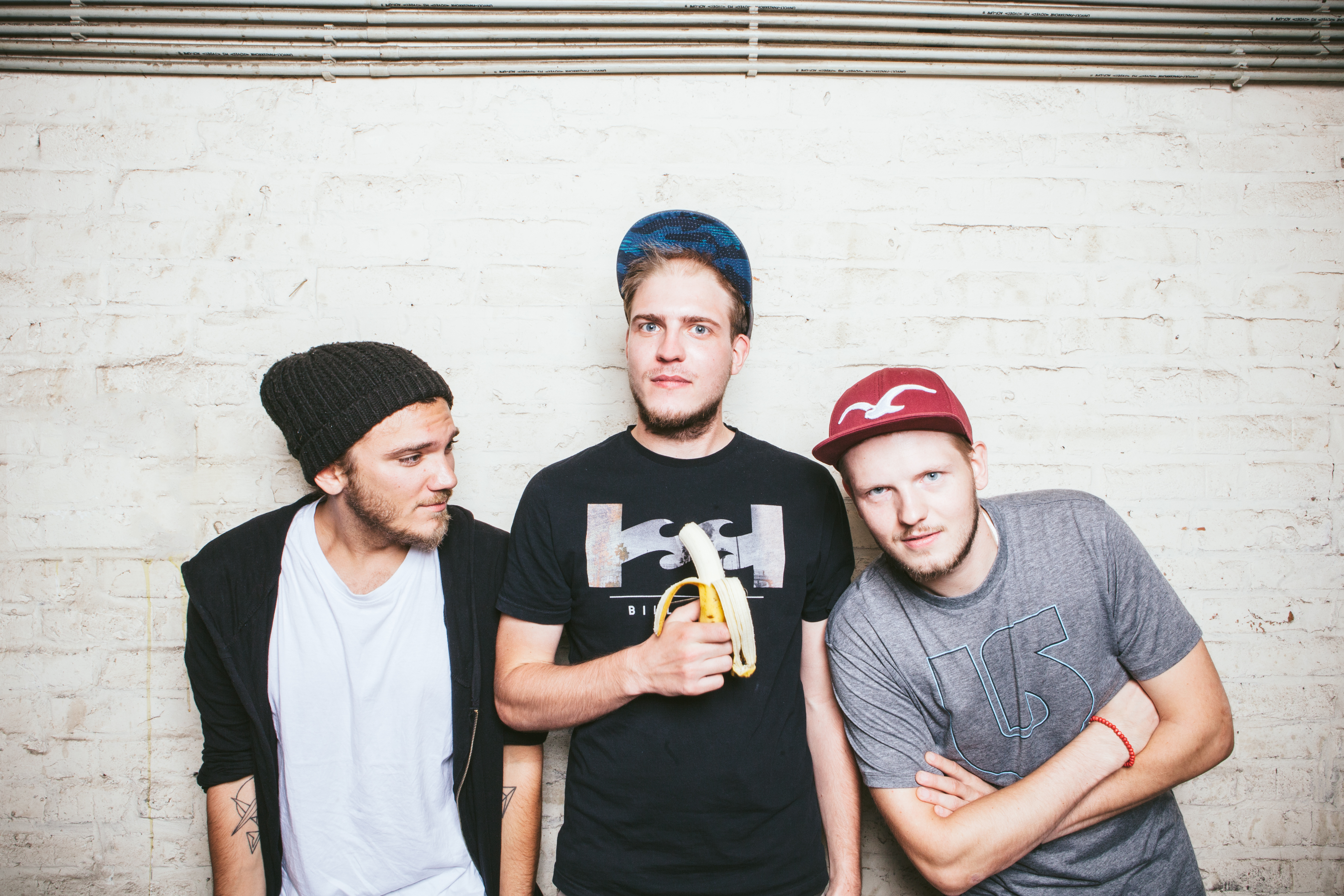 Die Hip-Hopper von Alidaxo verbinden ihren Sprechgesang mit Elementen aus Pop, Indie-Rock und Elektro. Dabei sparen sie nicht an Wortwitz und ironischer Gesellschaftskritik.
