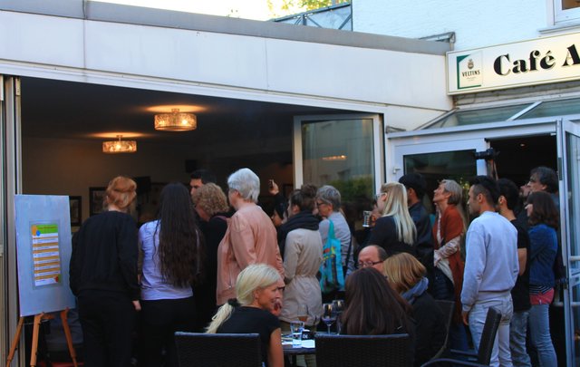 Gut besucht war auch das Café Arte, wo unter anderem auch Hinzugezogene Live-Musik zum Besten gaben.