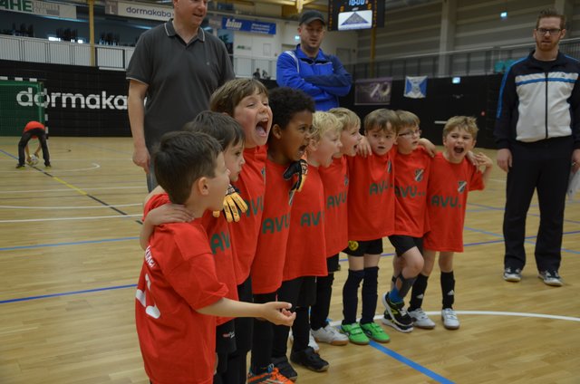 Hoch motiviert starteten die Mini-Kicker ins Turnier.