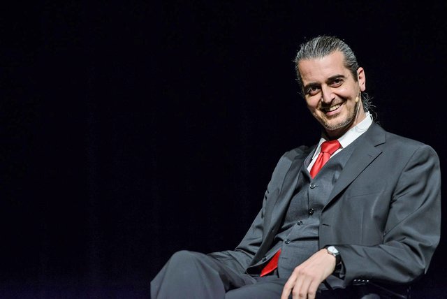 Kein Geringerer als Hagen Rether ist der Top-Act der fünften StraßenFeuer Spendengala im März 2018.
Foto: Thomas Kölsch