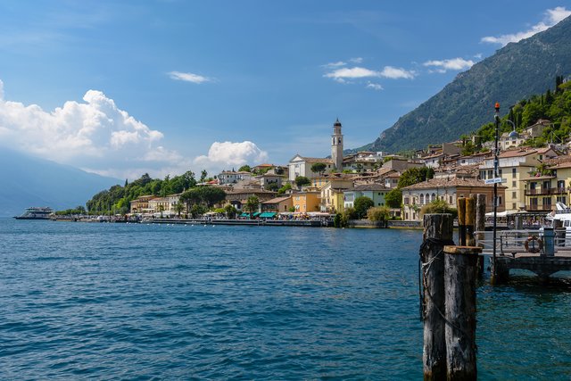 Blick entlang des Ufers