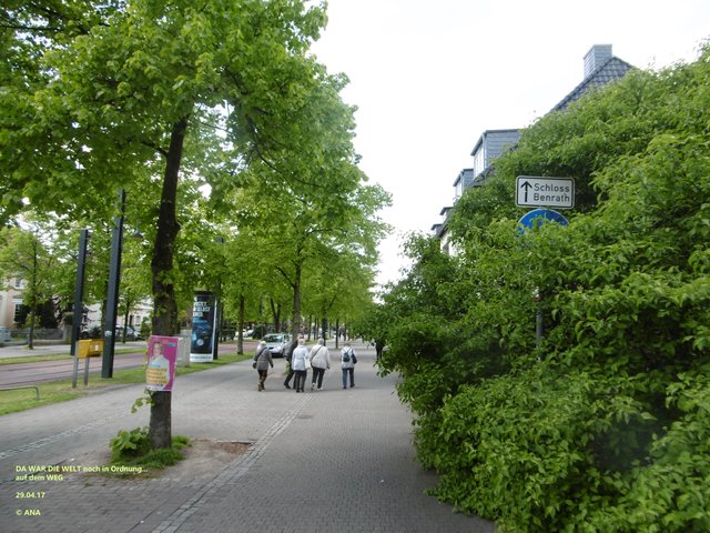 ...am S-Bahnhof BENRATH angekommen, geht es weiter Richtung Schloss...