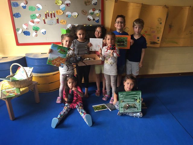 Das Ameisenprojekt begeistert die Gruppe seit vielen Wochen. Die Ergebnisse haben die Kids in einem dicken Ordner abgeheftet. Fotos (2): cHER
