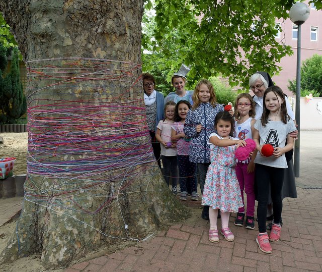 Die Erzieherinnen der KiTa Don Bosco hatten ein buntes Nachmittagsprogramm auf die Beine gestellt, das nicht nur die Kinder begeisterte. | Foto: Debus-Gohl