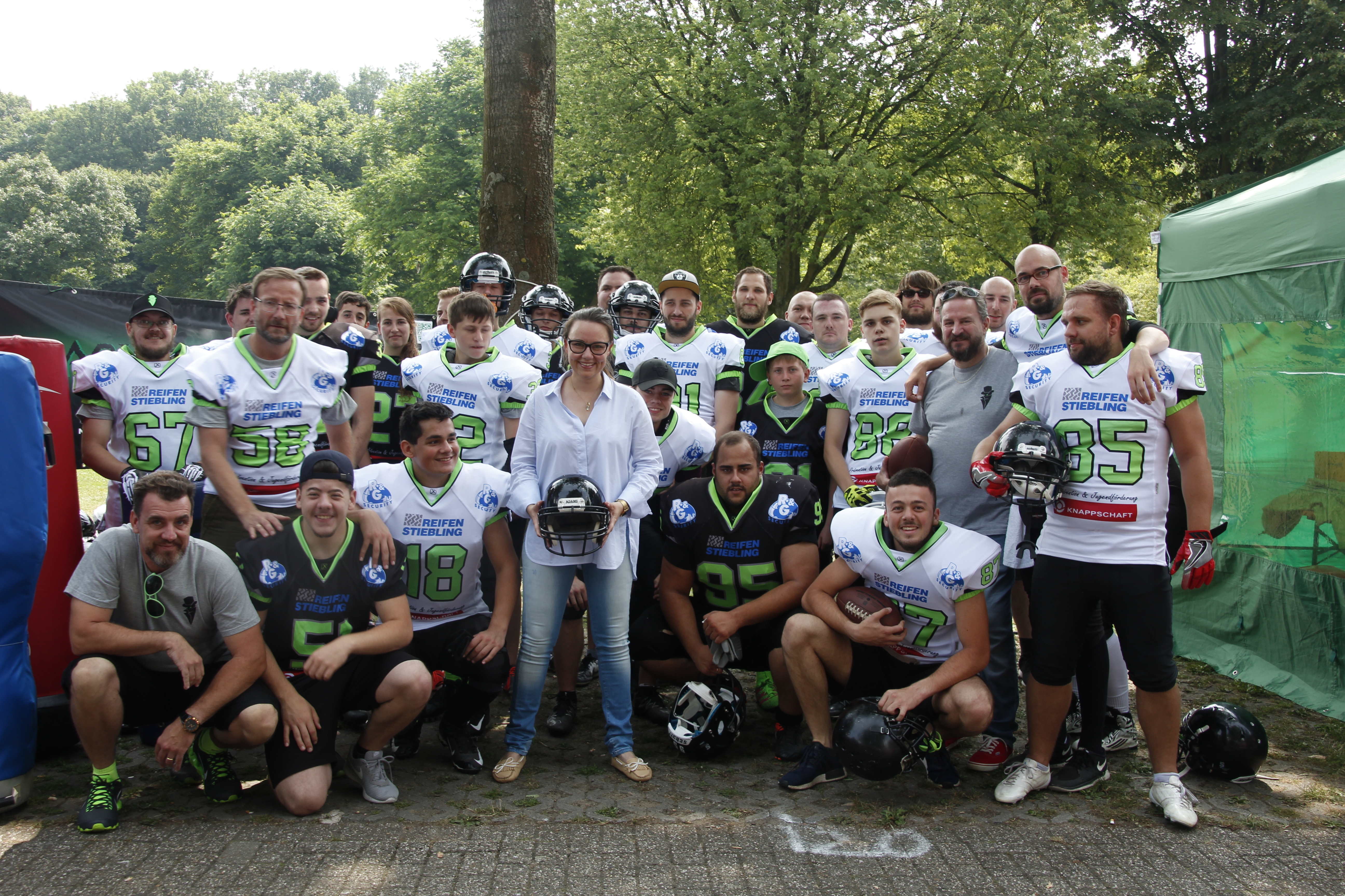 Prominenter Besuch bei den Herner Footballer: Michelle Müntefering