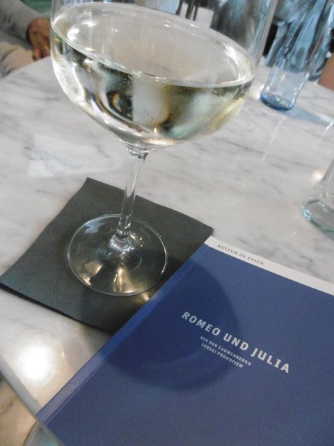 vorher noch ein GLAS ...