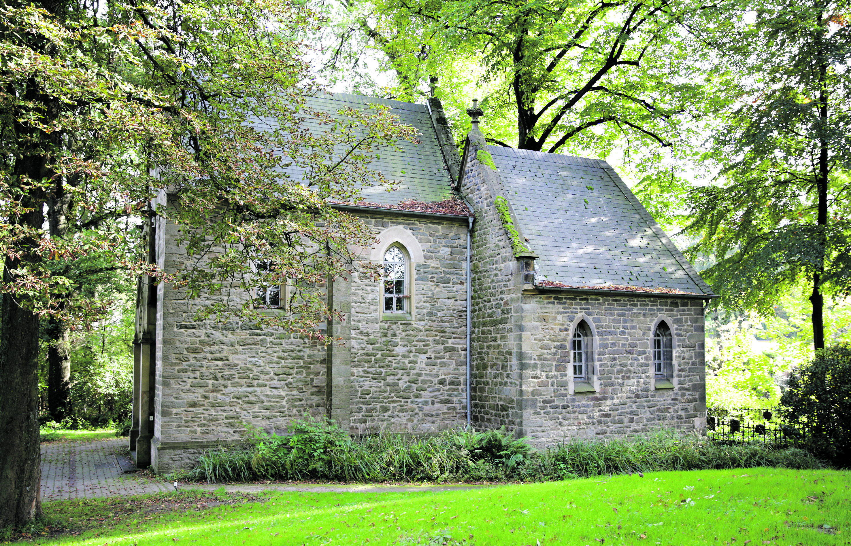 Auch die Kapelle wird besichtigt.