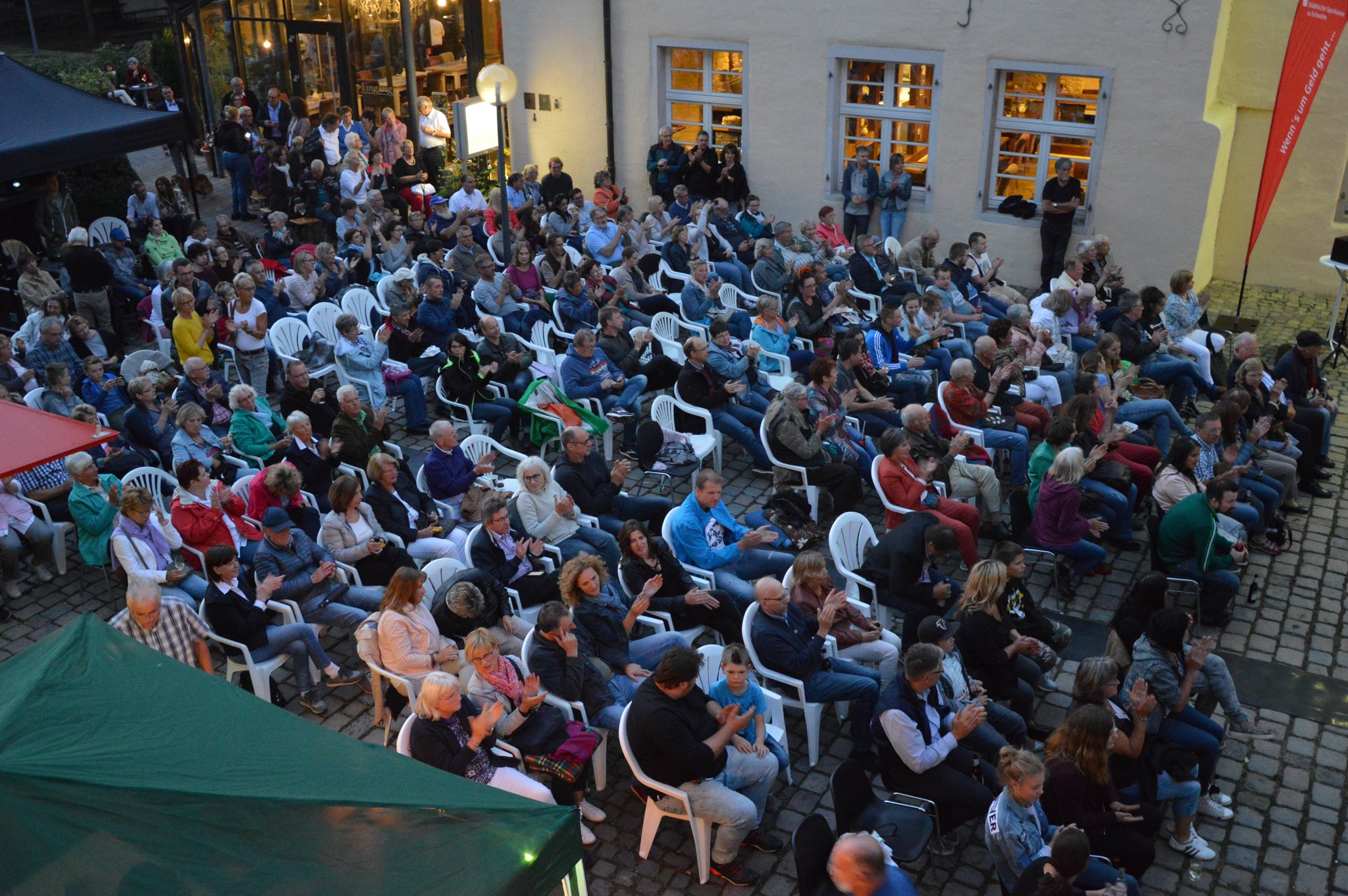 Ein voller Erfolg OpenAirKino am Haus Martfeld in Schwelm Schwelm