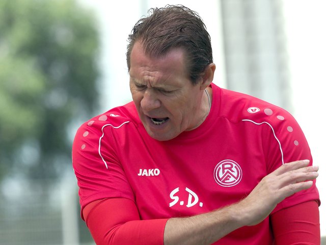 Hat nach der Partie die Faxen dicke: RWE-Chefcoach Sven Demandt ist von der Leistung seiner Elf enttäuscht. Fotos: Gohl