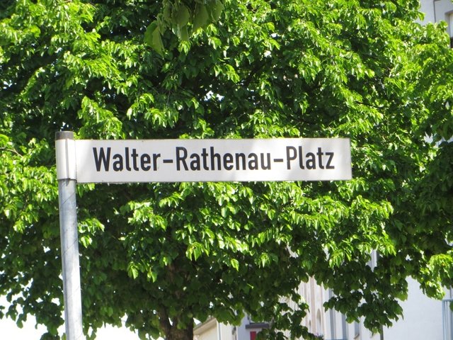 Falsch - hier fehlt schlicht und ergreifend ein h.
