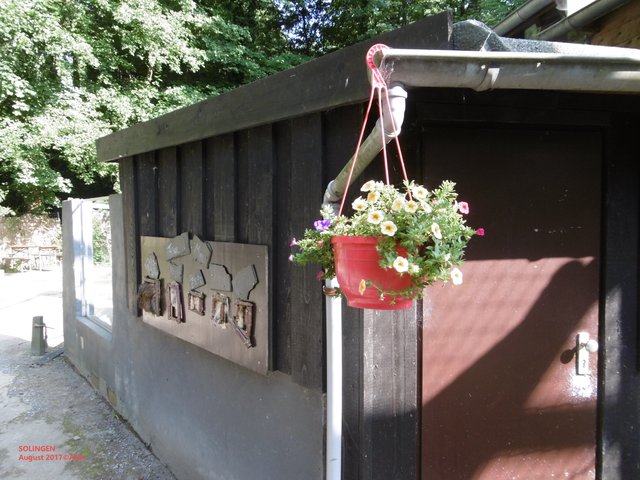 hübsch, liebevoll, dennoch einfach...dekoriert ...