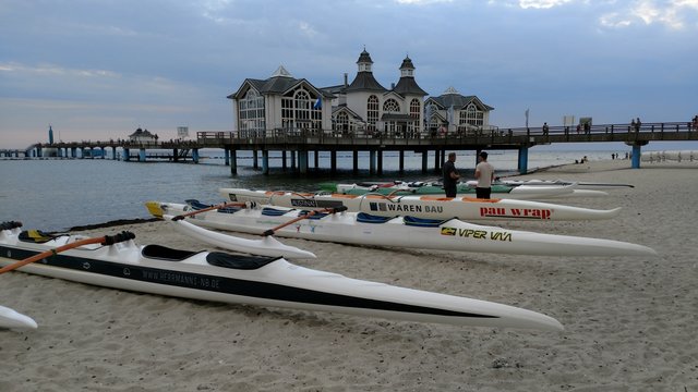 Auf der Seebrücke standen bereits die OC-6 Boote bereit und warteten auf den großen Einsatz im Wasser.