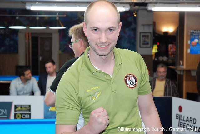 Marcel Nottebaum ballt die Siegerfaust nach seinem Match gegen Thorsten Hohmann