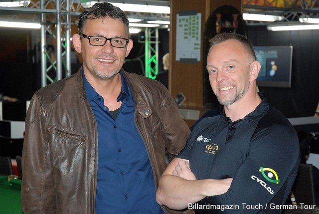 Thorsten Hohmann hier mit Queuemaker Michael Vollmer. Erstmals seit vielen Jahren spielte der mehrfache Weltmeister wieder ein Turnier auf deutschem Boden