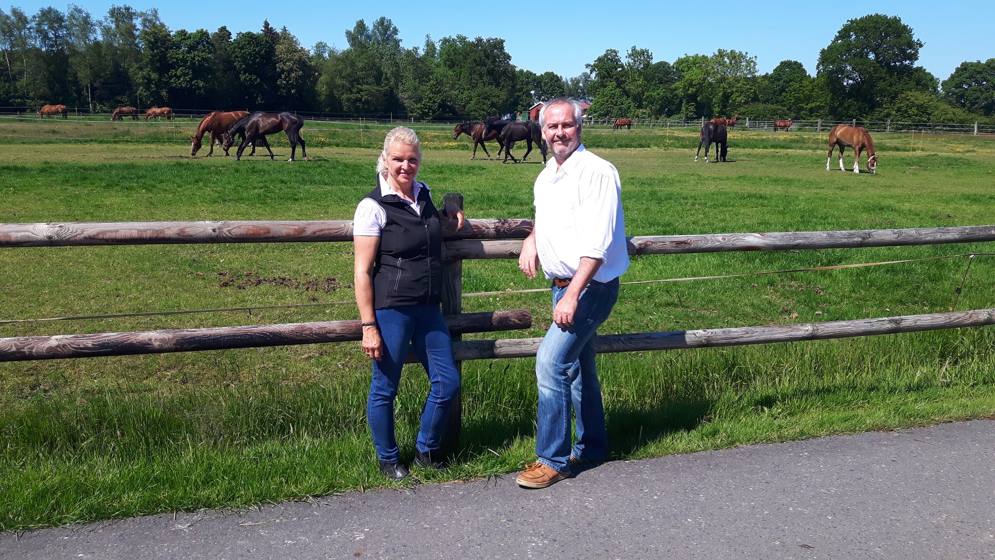 Schönebecker erzählt gemeinsam mit Carmen Hanken Geschichte des XXL ...