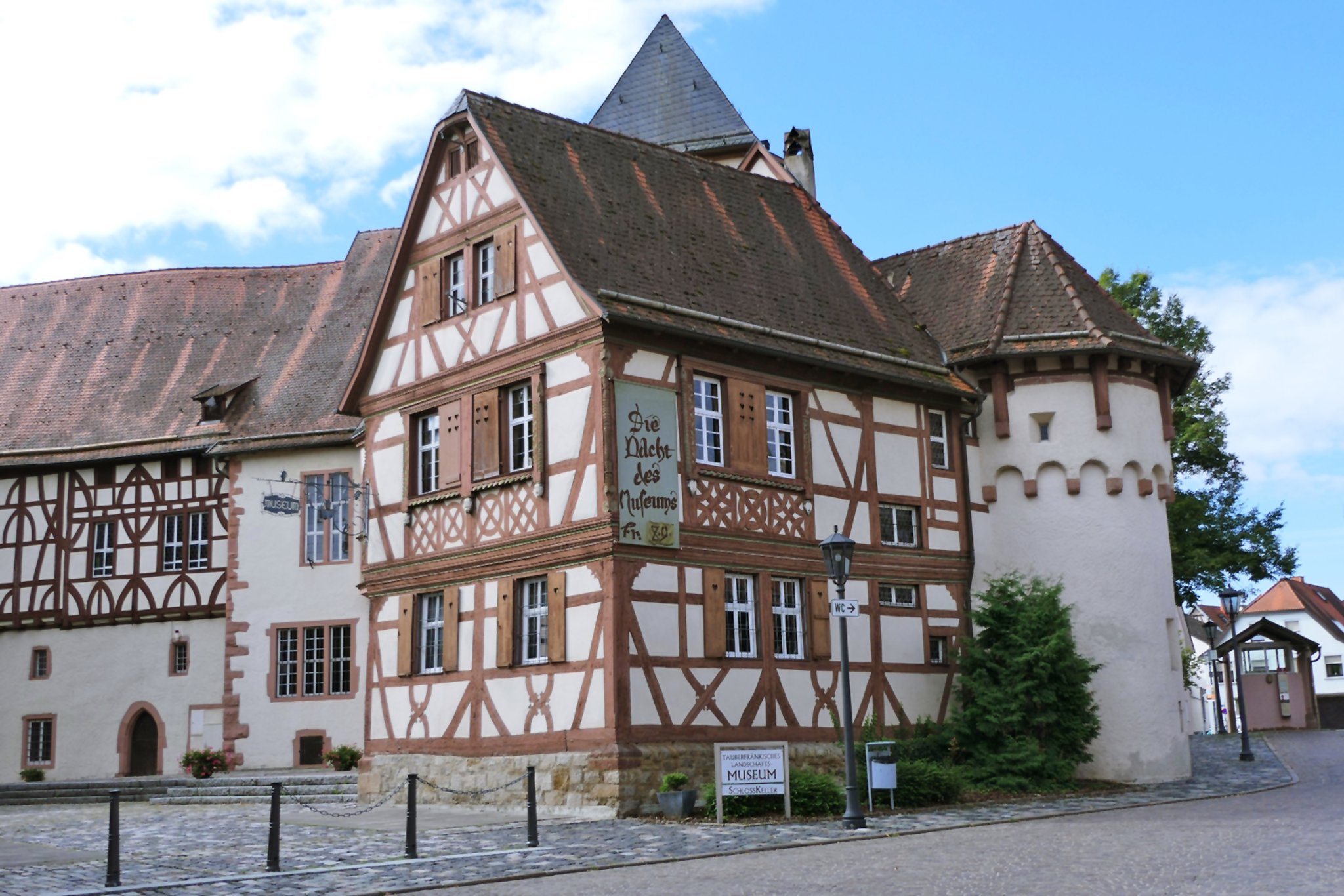 Er sucht sie tauberbischofsheim