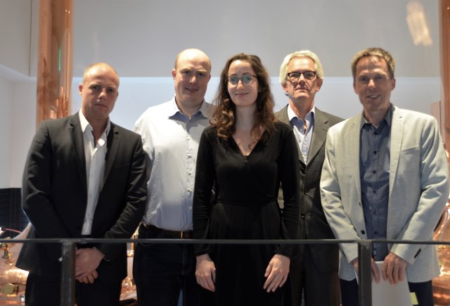 Klaus Sporer, Hubertus Engler, Annina Sawatzki, Martin Kemmer und Sebastian Fissenewert (v. r.) freuen sich über die Vielfalt der eingereichten Kunstwerke.