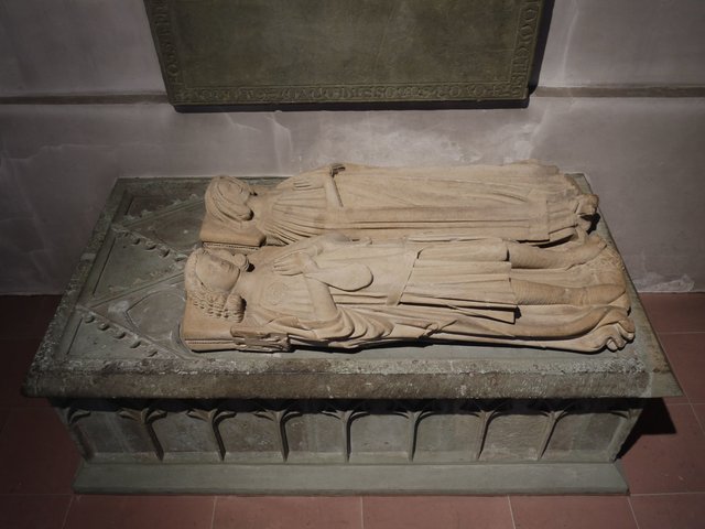 Das Grabmal Heinrichs II. und seiner Frau Ermengard steht heute in der Probsteikirche St. Laurentius. Foto: LWL/W. Essling-Wintzer