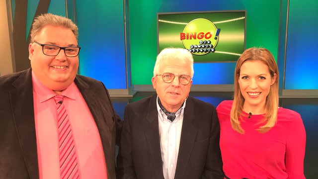 Nach der Live-Sendung gab es noch ein Erinnerungs-Foto mit den Moderatoren Michael Thürnau und Jule Gölsdorf.