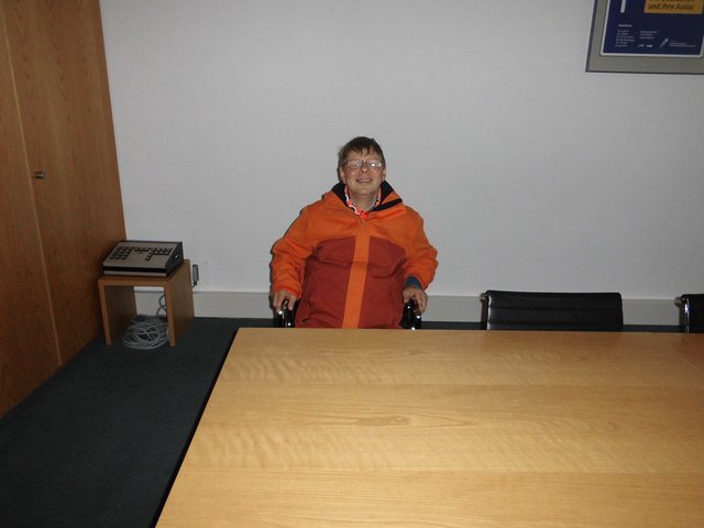 Volker Kubelke (MHFC) im Sitzungssaal.