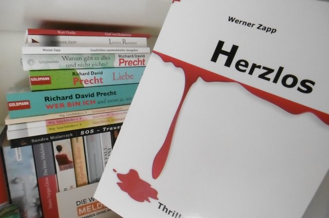 ... Bücherschrank...