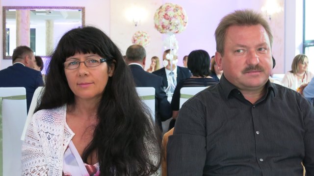 Jan Smylla und seine Frau bei einer Feier in Polen