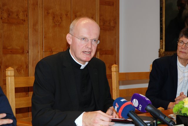 Bischof Franz-Josef Overbeck will das Vertrauen in die Kirche wiederherstellen. Foto: hub