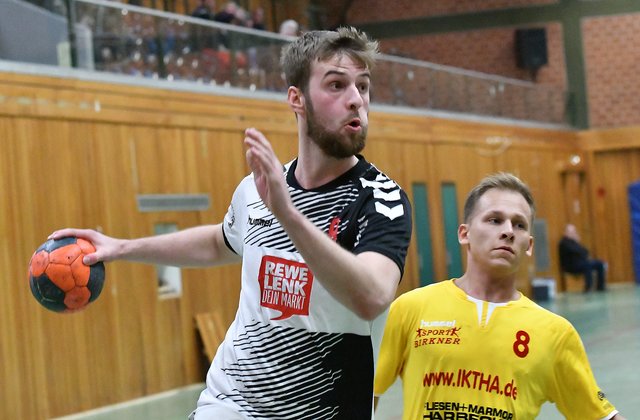Volle Konzentration: Constantin Heiderich holt zum Torwurf aus.
Foto: Bangert