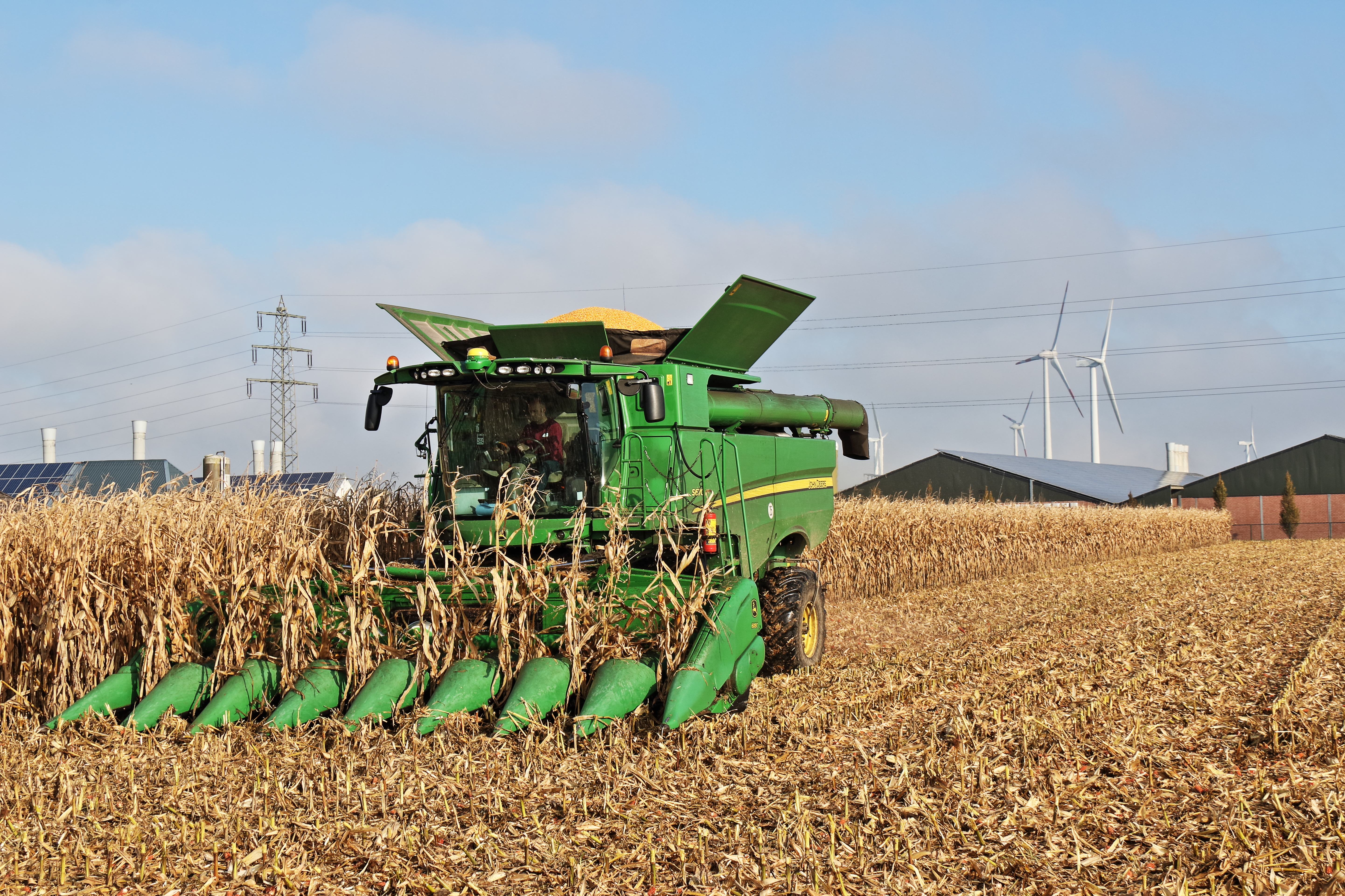 John Deere S 670 i